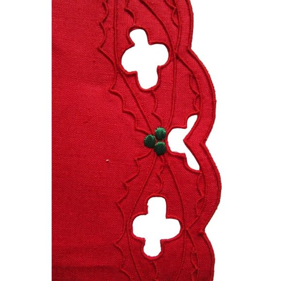 Vintage Embroidered Cutwork Holly Red Christmas Placemats A Set of Four EUC - Picture 2 of 11